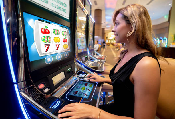 kargo toto Wild Fireworks live-dealer studio with professional croupier and HD video feed